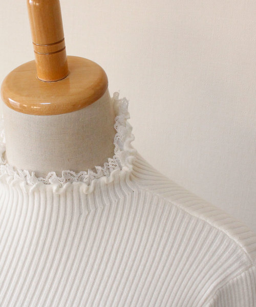 Sawa a la mode（サワアラモード）の「フリル襟と袖先レースのリブニットトップス（ニット/セーター・レディース・ホワイト・FREE）」の12枚目の写真