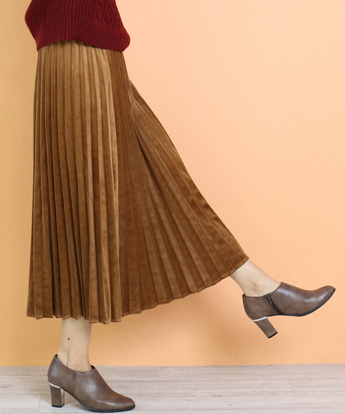 CHARM BERRY TIC（チャームベリーチック）の「スエードタッチ　アコーディオンプリーツスカート（スカート・レディース・ブラック/ベージュ/カーキ/キャメル・M/L）」の4枚目の写真