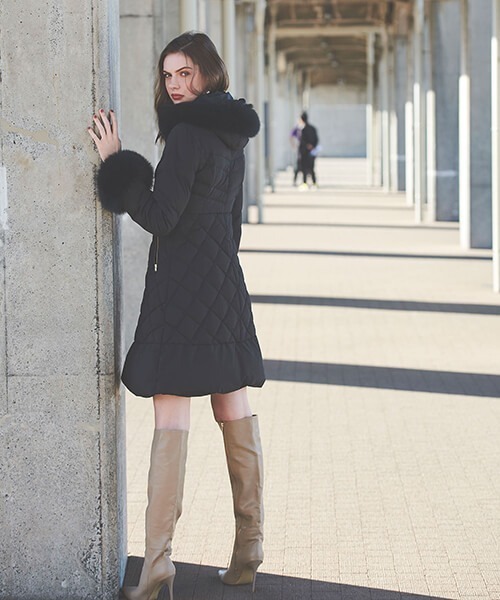 EIMY ISTOIRE（エイミーイストワール）の「EIMY DOWN DRESS 2019（ダウンジャケット/コート・レディース・ホワイト/ブラック/ベージュ/ピンク・SMALL/MEDIUM）」の5枚目の写真