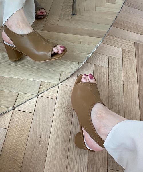 chuclla(チュクラ)の「【chuclla】Cylindrical-heel sandal sb-6 chs15(サンダル・レディース・ライトイエロー/ブラック/ホワイト/ブラウン/ライトベージュ/モカ・38/39/36/37/40)」の3枚目の写真