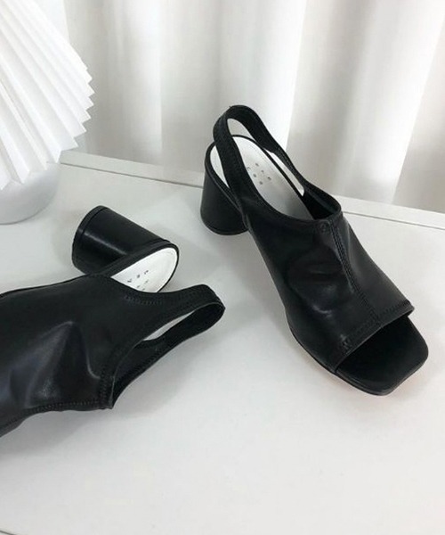 chuclla(チュクラ)の「【chuclla】Cylindrical-heel sandal sb-6 chs15(サンダル・レディース・ライトイエロー/ブラック/ホワイト/ブラウン/ライトベージュ/モカ・38/39/36/37/40)」の8枚目の写真