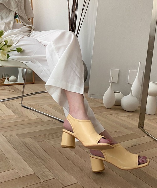 chuclla(チュクラ)の「【chuclla】Cylindrical-heel sandal sb-6 chs15(サンダル・レディース・ライトイエロー/ブラック/ホワイト/ブラウン/ライトベージュ/モカ・38/39/36/37/40)」の14枚目の写真
