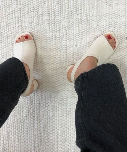 chuclla(チュクラ)の「【chuclla】Cylindrical-heel sandal sb-6 chs15(サンダル・レディース・ライトイエロー/ブラック/ホワイト/ブラウン/ライトベージュ/モカ・38/39/36/37/40)」の10枚目の写真
