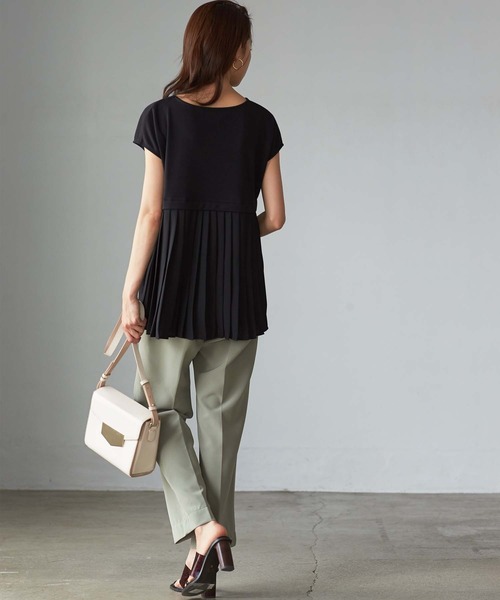 GeeRA(ジーラ)の「バックプリーツプルオーバー(Tシャツ/カットソー・レディース・ブラック/ベージュ・MEDIUM/LARGE)」の6枚目の写真