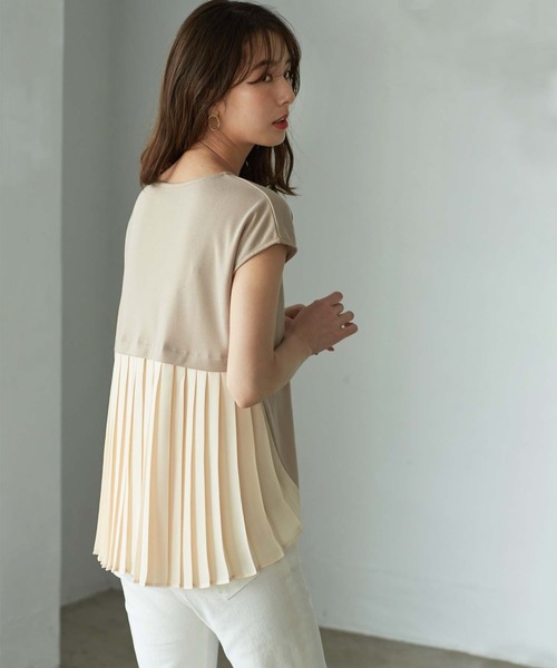 GeeRA(ジーラ)の「バックプリーツプルオーバー(Tシャツ/カットソー・レディース・ブラック/ベージュ・MEDIUM/LARGE)」の7枚目の写真