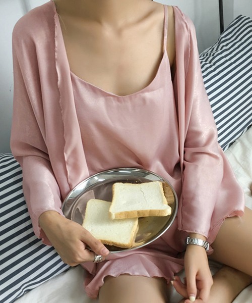 DAY CLOSET（デイ クローゼット）の「レディース さらツヤ大人っぽキャミトップス+フリルパンツ+ガウン ルームウェア3点セットアップ（ルームウェア/パジャマ・レディース・ダークグレー/ベージュ/ブルー/グリーン系その他/パープル/ブラック/ピンク/ライトピンク/ワインレッド/グレー・ONE SIZE）」の18枚目の写真