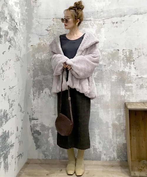 EPIMI E'PIMMY(エピミエピミー)の「エコファーショールコート(ノーカラージャケット・レディース・ホワイト/モカ/ラベンダー/オフホワイト・MEDIUM)」の19枚目の写真