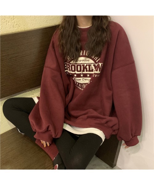 DEVICE(デバイス)の「韓国風 ビッグシルエット カレッジロゴ プルオーバー スウェット トレーナー(スウェット・レディース・ブラック/グレー/ブルー/レッド/グリーン/ライトグレー/ネイビー・FREE)」の19枚目の写真