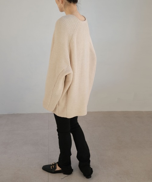 ANDJ（アンドジェイ）の「【ANDJ MADE】Vネックオーバーサイズ