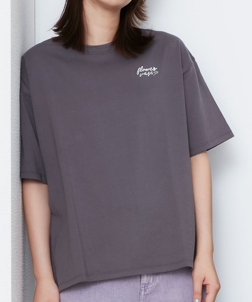 POU DOU DOU（プードゥドゥ）の「フラワーベースプリントゆるTee（Tシャツ/カットソー・レディース・オフホワイト/ダークグレー/ブルー・3）」の8枚目の写真