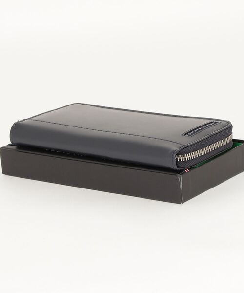 TOMMY HILFIGER（トミーヒルフィガー）の「【TOMMY HILFIGER/トミーヒルフィガー】ワンポイントロゴ ラウンドファスナーレザーロングウォレット（財布・メンズ・ブラック/ブラウン/ネイビー・FREE）」の5枚目の写真