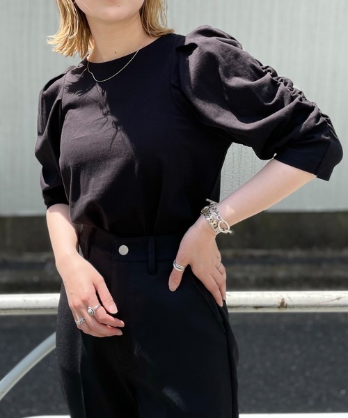 CIAOPANIC（チャオパニック）の「バイオ天竺ギャザースリーブTシャツ（Tシャツ/カットソー・レディース・ベージュ/ブラック/ホワイト/グリーン/ダークグリーン/ブルー・FREE）」の3枚目の写真