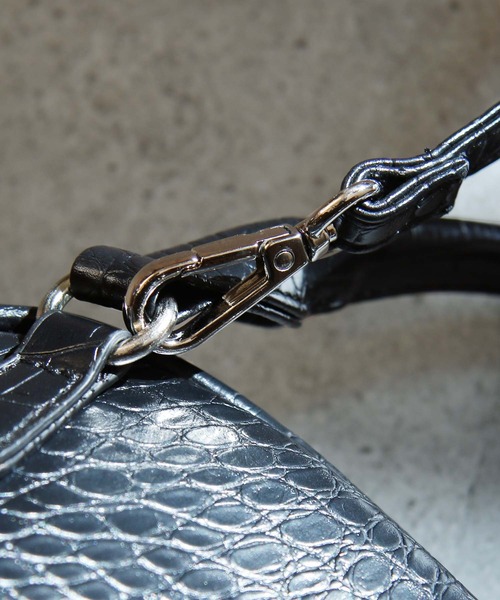 Chillfar（チルファー）の「2wayクロコ柄フェイクレザーハンドバッグ/ショルダーバッグ（ハンドバッグ・レディース・ブラック/グレー/ピンク・FREE）」の10枚目の写真
