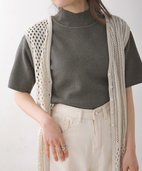 Bab（バブ）の「プチハイネック半袖プルオーバー（ニット/セーター・レディース・オフホワイト/ラベンダー/グレー/ミント/ブラック/サックスブルー/オレンジ系その他/ベージュ/イエロー・FREE/TL）」の4枚目の写真