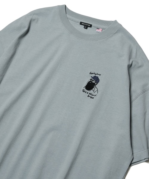 FREAK'S STORE(フリークスストア)の「WEB限定 ワンポイント刺繍デザイン クルーネックTシャツ(Tシャツ/カットソー・メンズ・ホワイト/サックスブルー/ベージュ系その他/ベージュ/ピンク/ブルー系その他/ホワイト系その他/ピンク系その他・LARGE/MEDIUM/SMALL)」の6枚目の写真