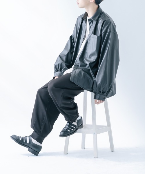 epnok（エプノック）の「シンセティックレザールーズシャツ（シャツ/ブラウス・メンズ・ブラック・MEDIUM/SMALL/LARGE）」の8枚目の写真