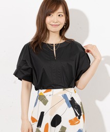 ピンタックショートスリーブブラウス