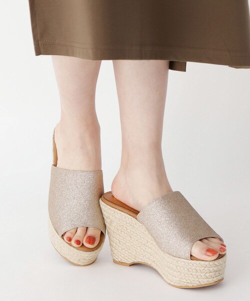 En Punto（エンプント）の「ハイウエッジプラットフォームサンダル（サンダル・レディース・ブロンズ/アイボリー/ホワイト系その他7・M/LL/L/S）」の16枚目の写真
