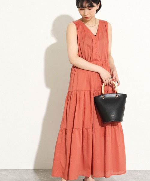 Factor=（ファクターイコール）の「ティアードノースリーブワンピース（ワンピース・レディース・オレンジ/モカ・FREE）」の2枚目の写真