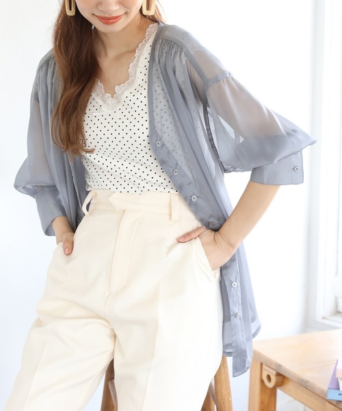 one after another NICE CLAUP（ワンアフターアナザーナイスクラップ）の「Vネックシアーシャツ（シャツ/ブラウス・レディース・ピンク/アイボリー/ブルーグレー/ライトピンク・FREE）」の3枚目の写真