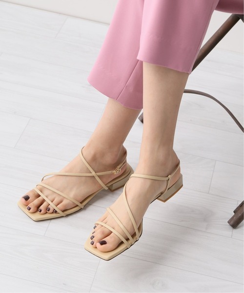 LE TALON(ルタロン)の「GRISE 2.5cmアシメストラップサンダル◆(サンダル・レディース・ホワイト/ベージュ/イエロー/ブラック系その他・SMALL/MEDIUM/LARGE/X-LARGE)」の4枚目の写真