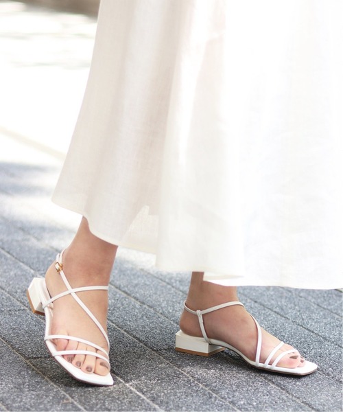 LE TALON(ルタロン)の「GRISE 2.5cmアシメストラップサンダル◆(サンダル・レディース・ホワイト/ベージュ/イエロー/ブラック系その他・SMALL/MEDIUM/LARGE/X-LARGE)」の2枚目の写真