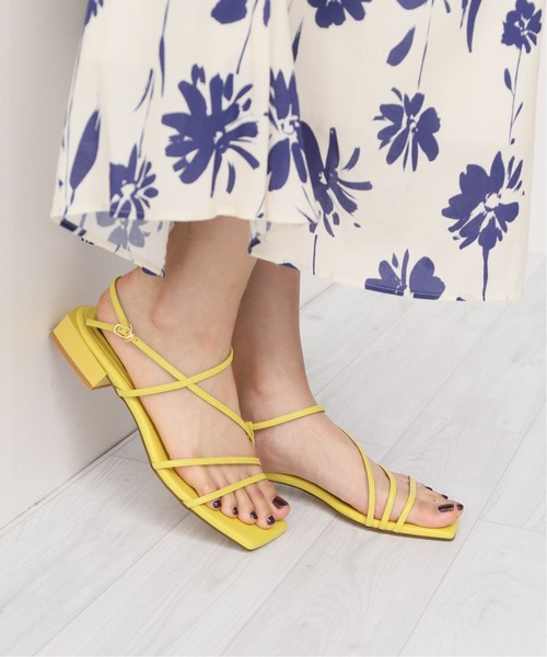 LE TALON(ルタロン)の「GRISE 2.5cmアシメストラップサンダル◆(サンダル・レディース・ホワイト/ベージュ/イエロー/ブラック系その他・SMALL/MEDIUM/LARGE/X-LARGE)」の1枚目の写真