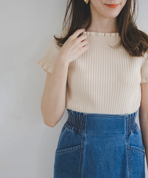 FREE'S MART（フリーズマート）の「◇2Wayオフショルフリルリブ半袖ニット（ニット/セーター・レディース・ホワイト/レッド/ベージュ/ブラック・FREE）」の2枚目の写真