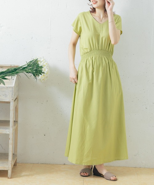 URBAN RESEARCH ROSSO WOMEN（アーバンリサーチ　ロッソ）の「UR GREEN Vネックギャザーワンピース（ワンピース・レディース・チャコールグレー/イエロー/パープル系その他・FREE）」の9枚目の写真