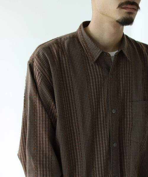 BEAMS(ビームス)の「BEAMS / カット ドビー チェック イージー シャツ(シャツ/ブラウス・メンズ・ブラック/ブラウン・SMALL/MEDIUM/X-LARGE/LARGE)」の3枚目の写真
