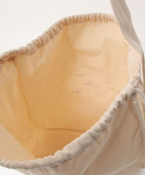 idem(イデム)の「idem tote bag/巾着トートバッグ(ショルダーバッグ・レディース・アイボリー・FREE)」の12枚目の写真