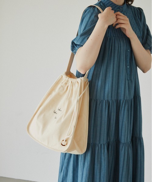 idem(イデム)の「idem tote bag/巾着トートバッグ(ショルダーバッグ・レディース・アイボリー・FREE)」の3枚目の写真