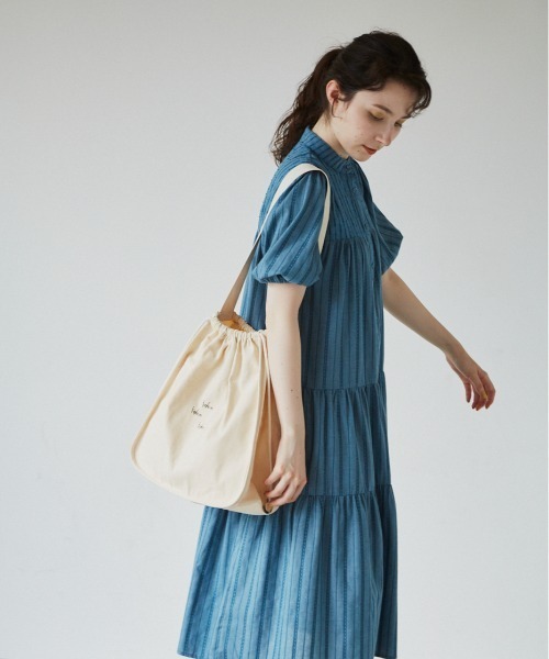 idem(イデム)の「idem tote bag/巾着トートバッグ(ショルダーバッグ・レディース・アイボリー・FREE)」の4枚目の写真