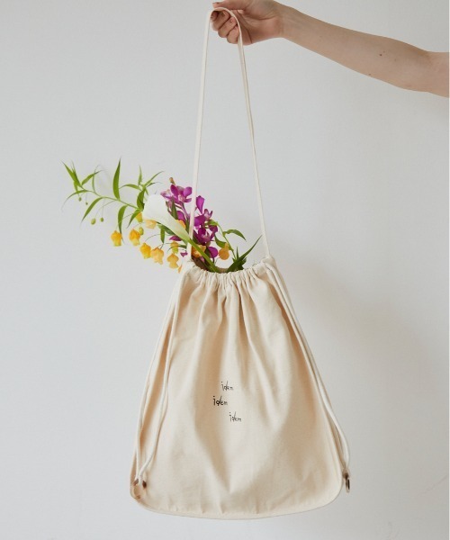 idem(イデム)の「idem tote bag/巾着トートバッグ(ショルダーバッグ・レディース・アイボリー・FREE)」の9枚目の写真