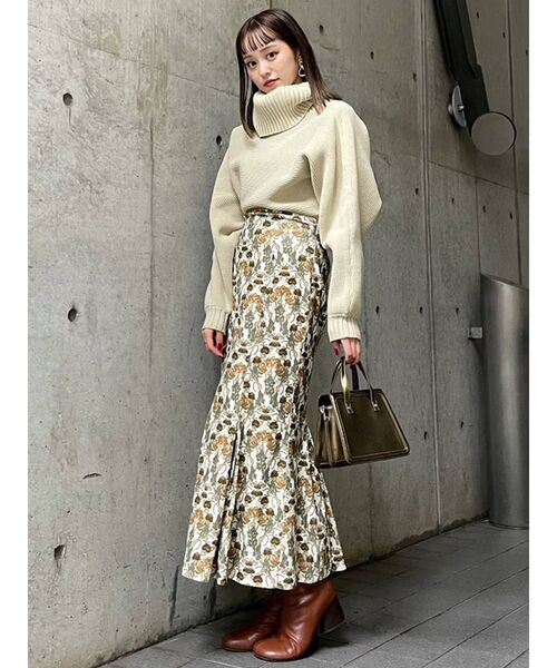 MURUA（ムルーア）の「BIGタートルニットプルオーバー（ニット/セーター・レディース・ブラック/ブラウン/ブルー/アイボリー/モカ・FREE）」の7枚目の写真