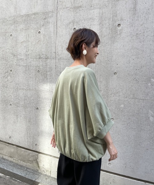BEARDSLEY（ビアズリー）の「裏毛ドルマンカットソー（Tシャツ/カットソー・レディース・モスグリーン/アイボリー・FREE）」の6枚目の写真