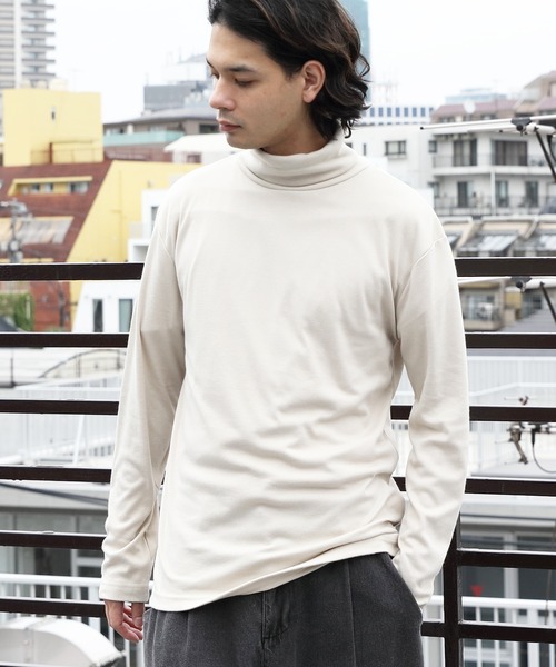 8(eight)(エイト)の「スムースタートルネックカットソー(Tシャツ/カットソー・メンズ・ワインレッド/グレイッシュベージュ/グレー/ブラック/オフホワイト/ベージュ・LARGE/MEDIUM/X-LARGE)」の1枚目の写真