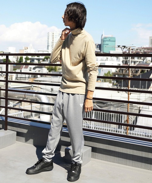 8(eight)(エイト)の「スムースタートルネックカットソー(Tシャツ/カットソー・メンズ・ワインレッド/グレイッシュベージュ/グレー/ブラック/オフホワイト/ベージュ・LARGE/MEDIUM/X-LARGE)」の12枚目の写真