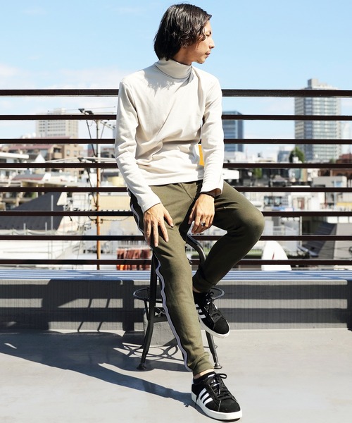 8(eight)(エイト)の「スムースタートルネックカットソー(Tシャツ/カットソー・メンズ・ワインレッド/グレイッシュベージュ/グレー/ブラック/オフホワイト/ベージュ・LARGE/MEDIUM/X-LARGE)」の20枚目の写真