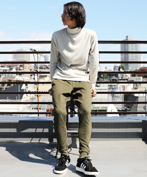 8(eight)(エイト)の「スムースタートルネックカットソー(Tシャツ/カットソー・メンズ・ワインレッド/グレイッシュベージュ/グレー/ブラック/オフホワイト/ベージュ・LARGE/MEDIUM/X-LARGE)」の21枚目の写真