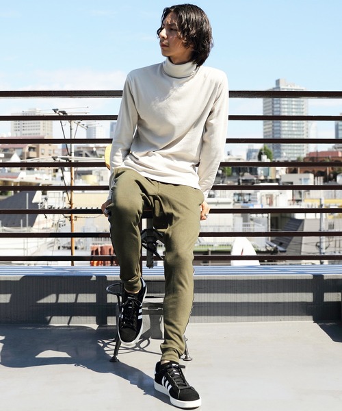 8(eight)(エイト)の「スムースタートルネックカットソー(Tシャツ/カットソー・メンズ・ワインレッド/グレイッシュベージュ/グレー/ブラック/オフホワイト/ベージュ・LARGE/MEDIUM/X-LARGE)」の22枚目の写真