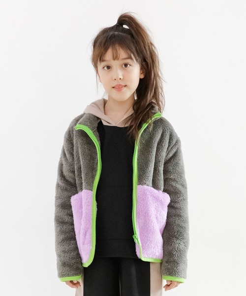 Bee des Bee（ビーデスビー）の「ボアジャケット（その他アウター・キッズ・ブラック/ダークブラウン/グレー/カーキ/アイボリー/ミント/ラベンダー/チャコール/ネイビー/ピンク/ライトピンク/ホワイト系その他・100cm/130cm/140cm/110cm/150cm/120cm）」の6枚目の写真