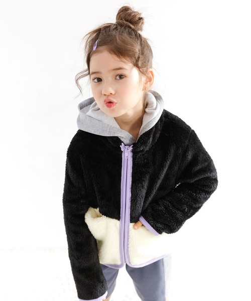 Bee des Bee（ビーデスビー）の「ボアジャケット（その他アウター・キッズ・ブラック/ダークブラウン/グレー/カーキ/アイボリー/ミント/ラベンダー/チャコール/ネイビー/ピンク/ライトピンク/ホワイト系その他・100cm/130cm/140cm/110cm/150cm/120cm）」の4枚目の写真