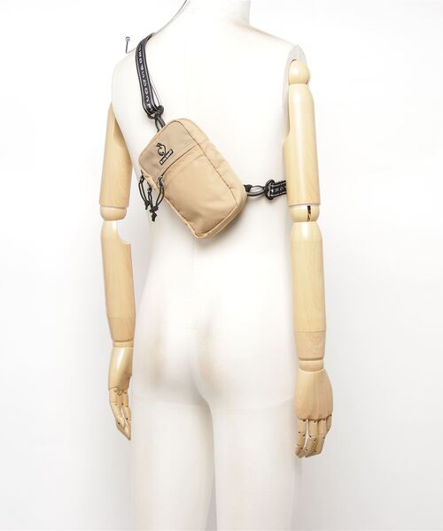 le coq sportif(ルコックスポルティフ)の「ルコック ショルダーポーチ メンズ バッグ ショルダーバッグ スポーツ(ボディバッグ/ウエストポーチ・メンズ・ブラック/ベージュ/ホワイト・F)」の10枚目の写真