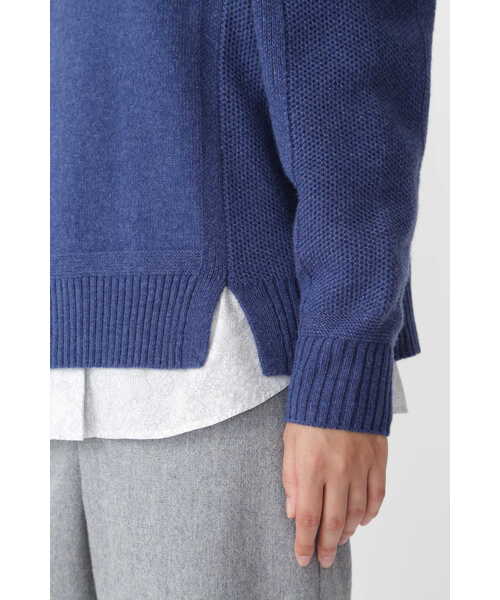 human woman（ヒューマンウーマン）の「◆ミドルゲージ編地コンビプルオーバーニット（ニット/セーター・レディース・ブルー/ブラウン/グレー・MEDIUM）」の19枚目の写真