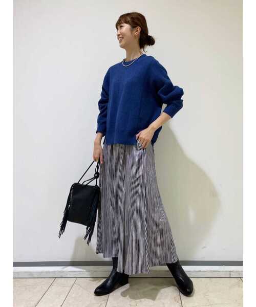 human woman（ヒューマンウーマン）の「◆ミドルゲージ編地コンビプルオーバーニット（ニット/セーター・レディース・ブルー/ブラウン/グレー・MEDIUM）」の20枚目の写真