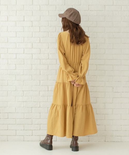 Mysa&Liina by yuririn（ミーサリーナバイユリリン）の「マイクロコールティアードワンピース（ワンピース・レディース・オフホワイト/ブラウン/マスタード・M）」の5枚目の写真