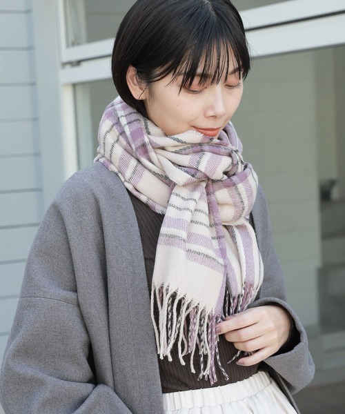 LAKOLE(ラコレ)の「アソートチェック柄マフラー / 955994(マフラー・レディース・オフホワイト/ベージュ/ブラウン/マスタード/ブルー/オレンジ・FREE)」の1枚目の写真