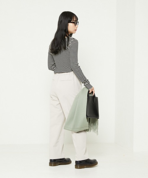 【新品タグ付き】スローブイエナ　センタープレスイージーパンツ　ブラック★ SLOBE IENA（スローブイエナ）の「センタープレスタックイージー