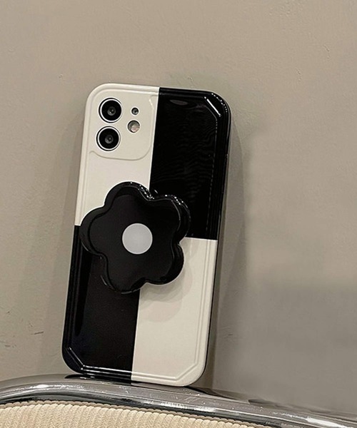 shopnikoniko（ショップニコニコ）の「フラワーグリップ モノトーン スマホケース iPhoneケース（スマホケース/カバー・レディース・ホワイト×ブラック・7h/8h/9h/F(110cm)                /76ｃｍ/80ｃｍ/84ｃｍ/E/C/B/H/G/D/F/A/I/J）」の4枚目の写真